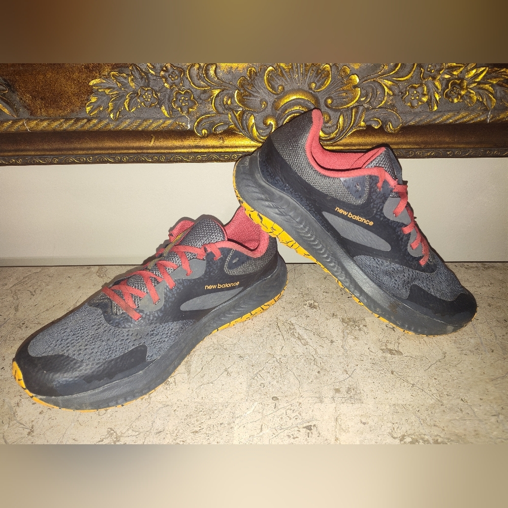 New Balance DynaSoft Nytrel V5 Men's Black and Red Running Shoes